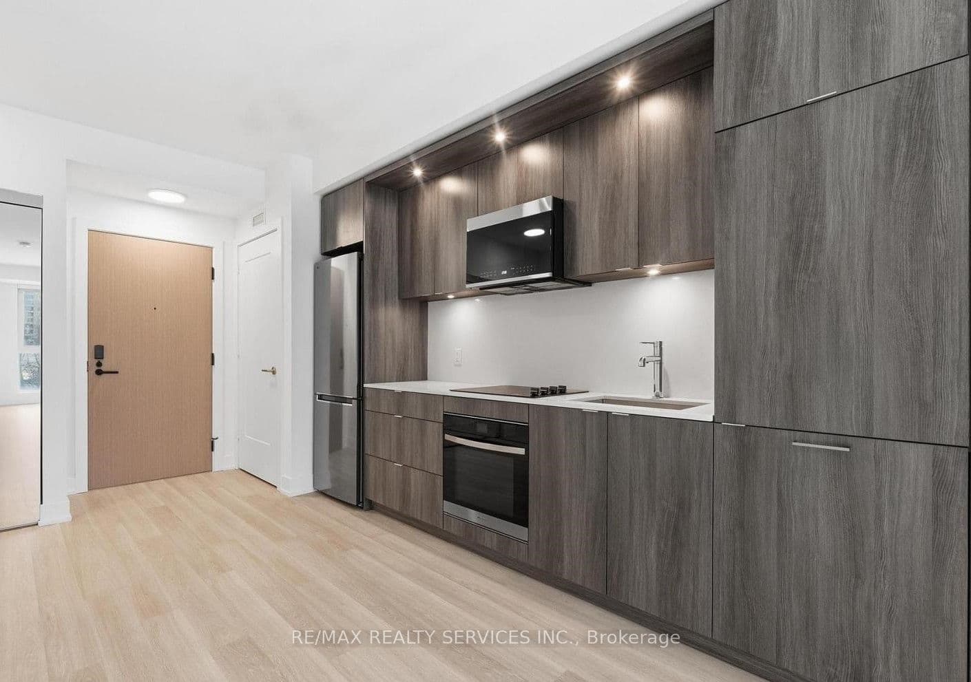 60 Central Park Road Way 1405, Toronto, ON M9A 3K1