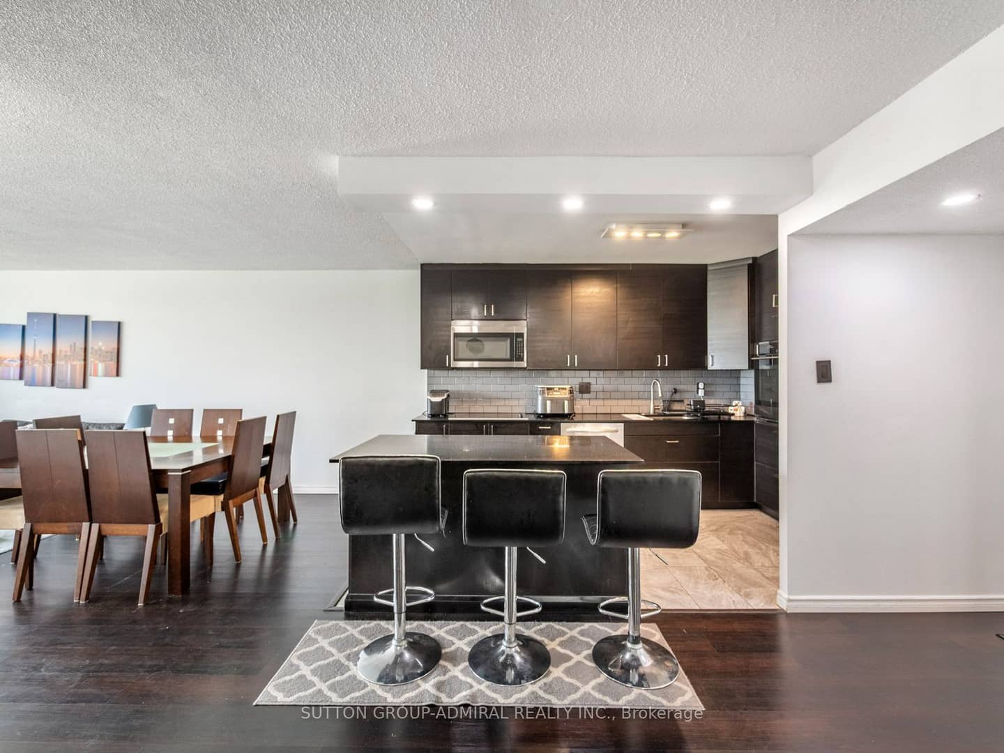 10 Martha Eaton Way 1811, Toronto, ON M6M 5B3