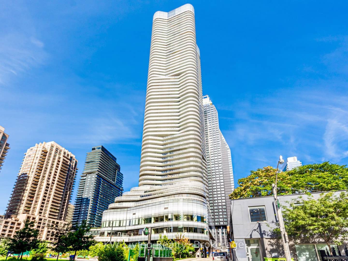 11 Wellesley Street W 1307, Toronto, ON M4Y 0G4