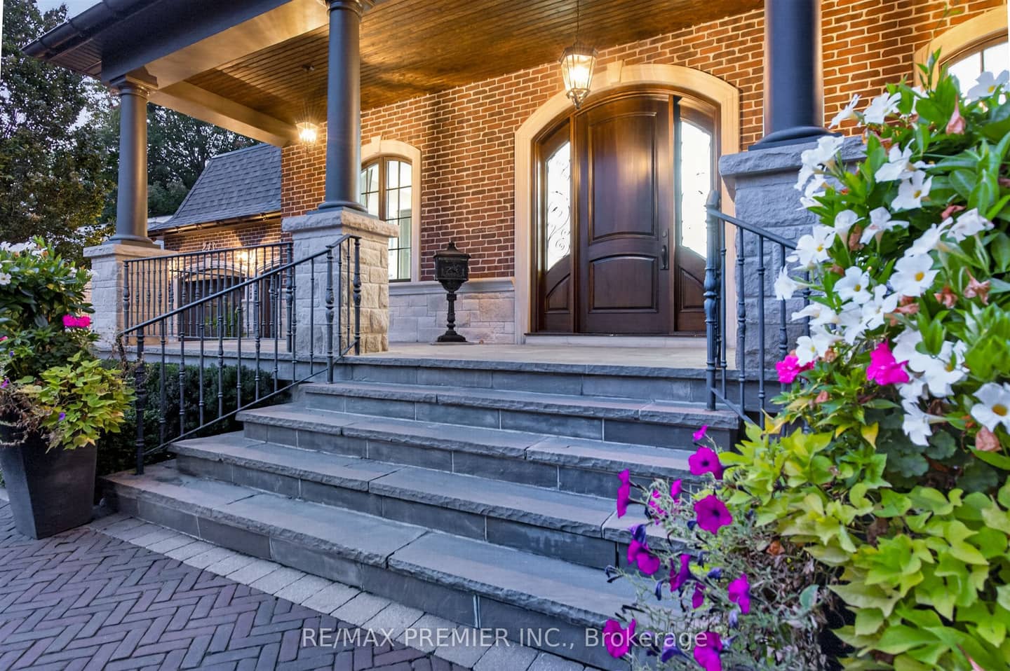 243 Rumble Avenue, Richmond Hill, ON L4C 4G5