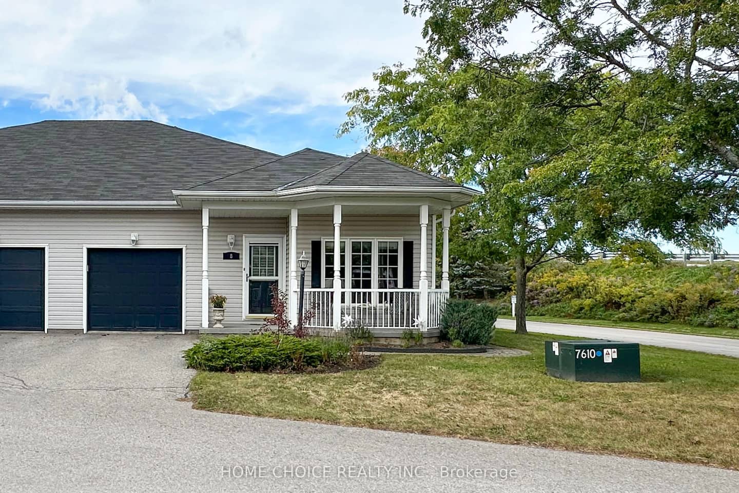 8 Hinkley Trail, Clarington, ON L1B 1P4