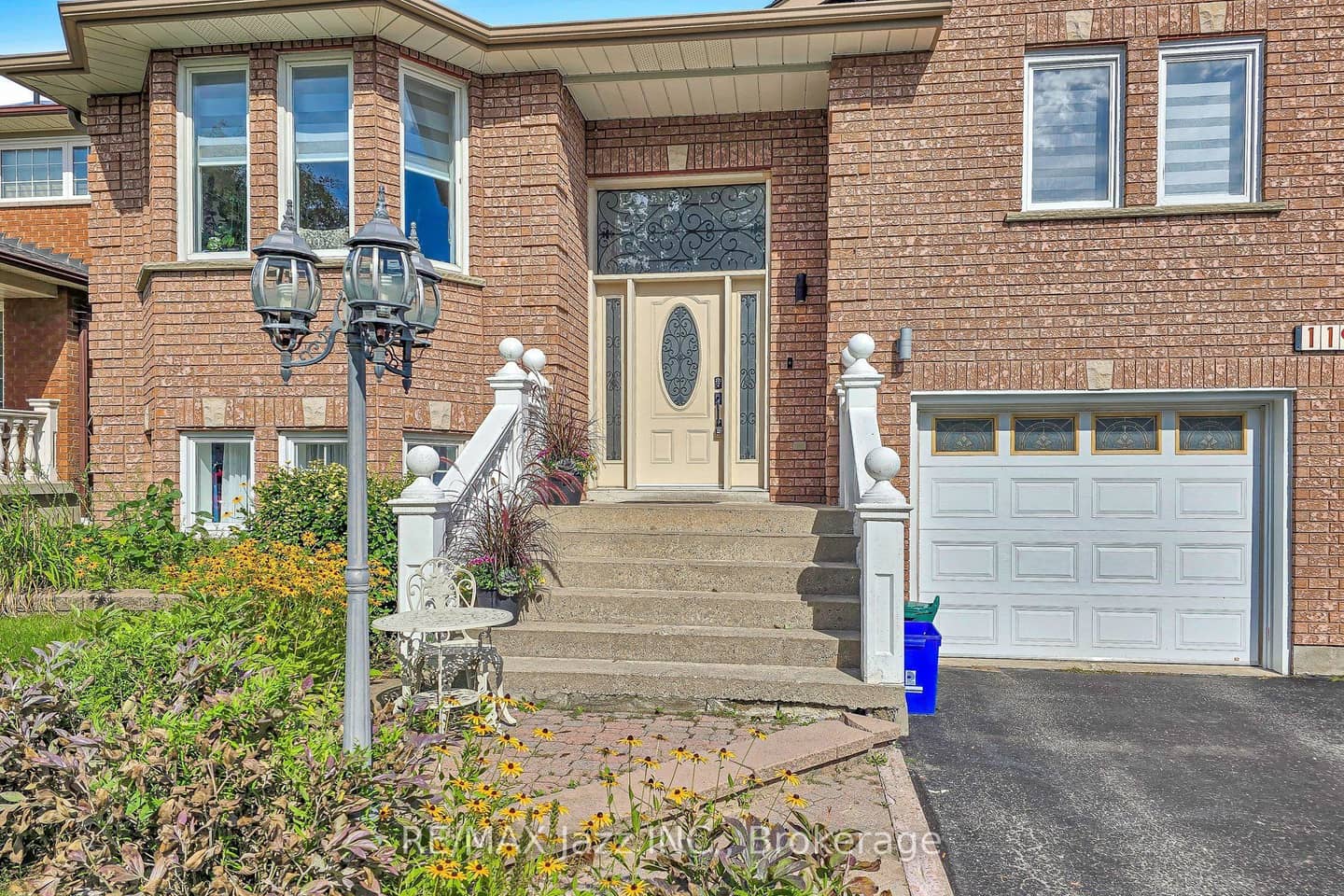 119 Elizabeth Street, Oshawa, ON L1J 8L9