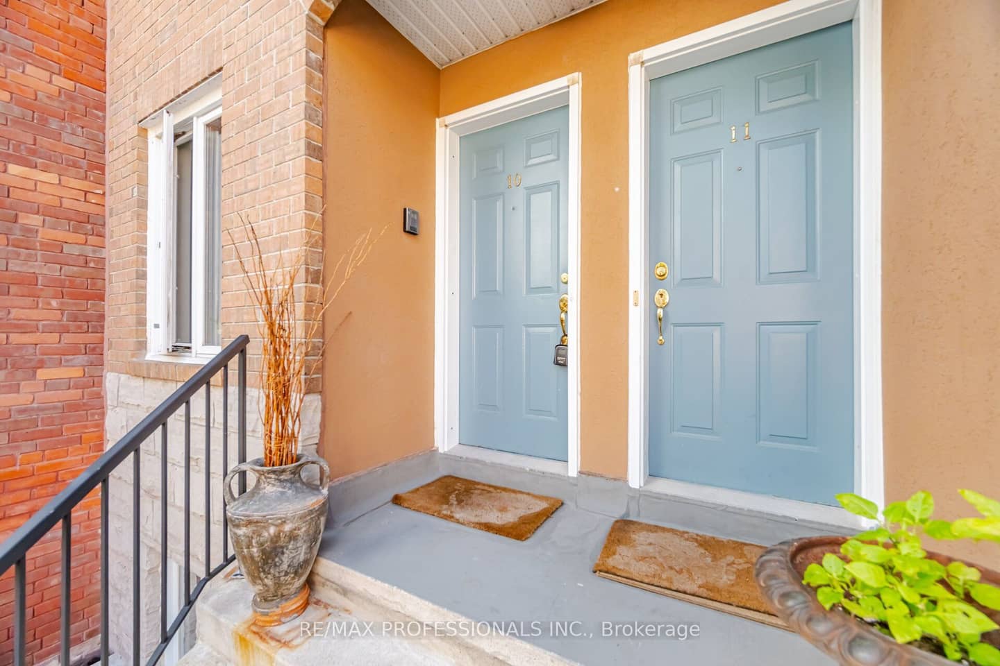 228 St George Street 10, Toronto, ON M5R 2N5