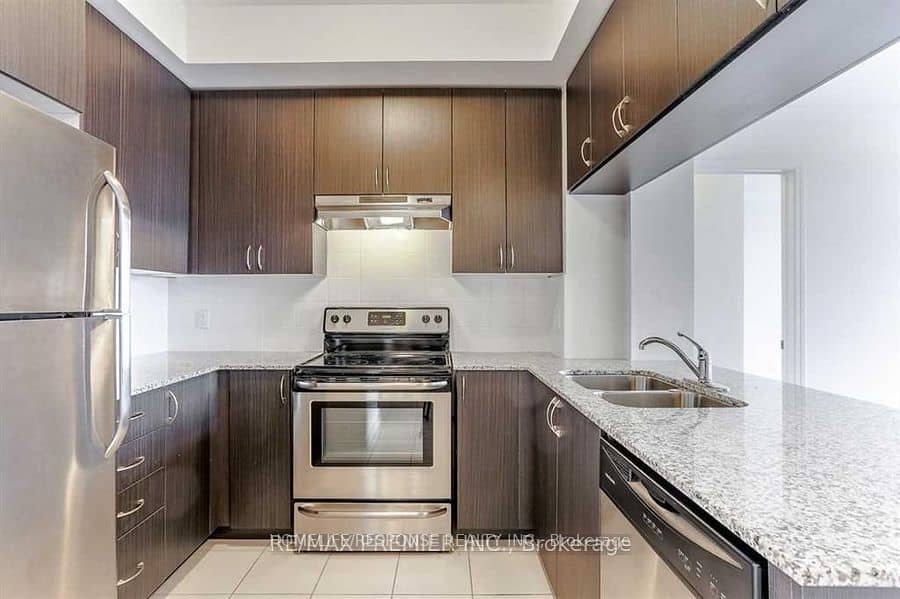 54 SKY HARBOUR Drive 313, Brampton, ON L7A 0A1