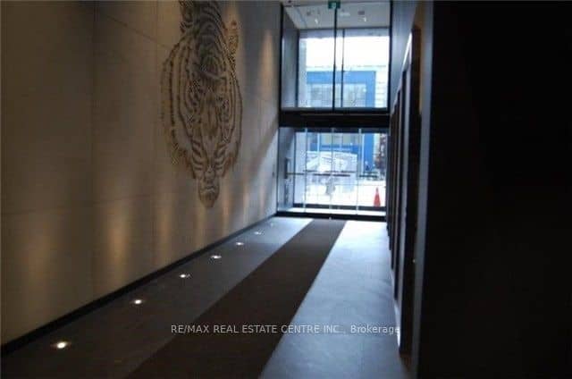28 Wellesley Street 3302, Toronto, ON M4Y 1G3