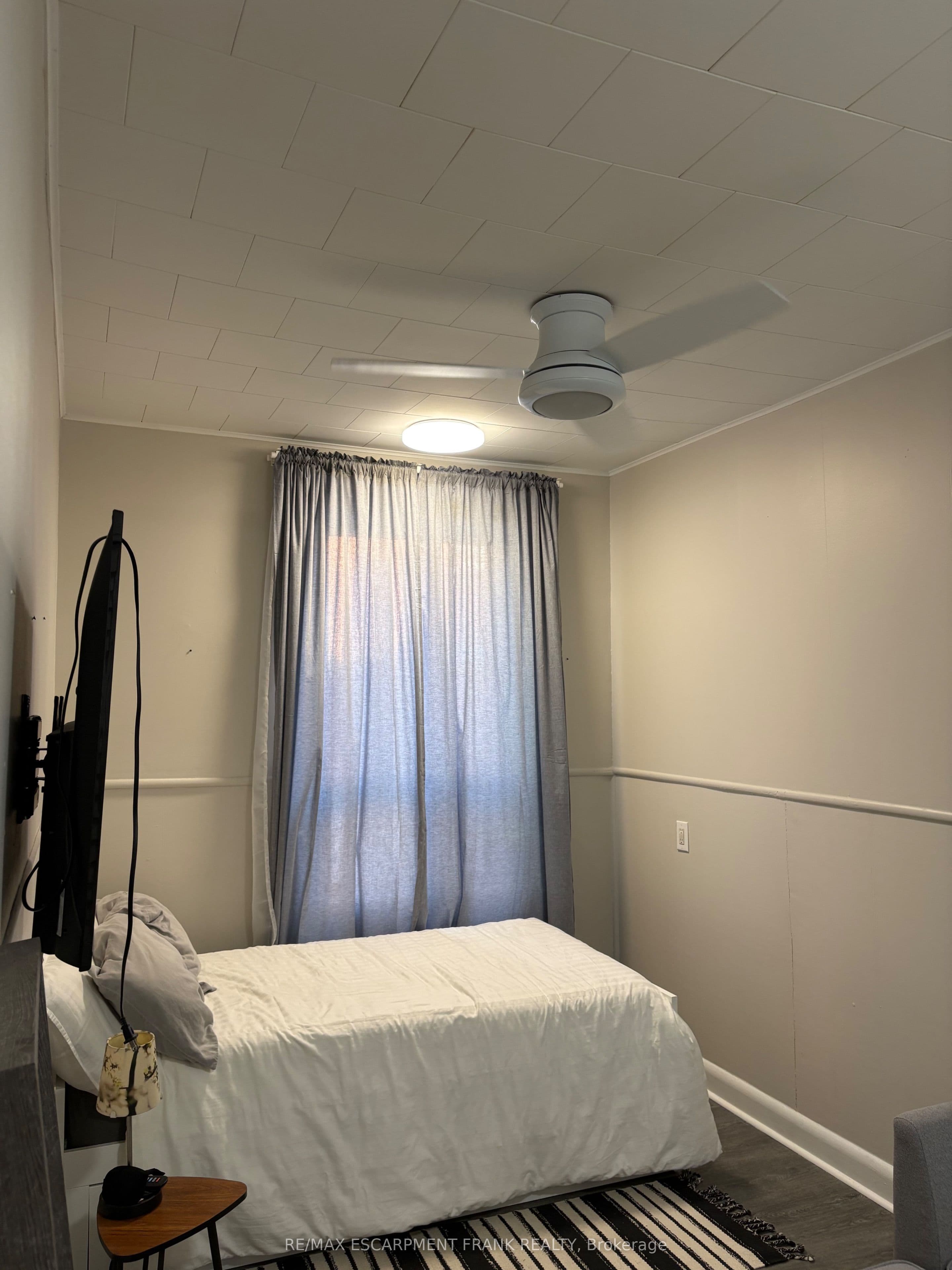 20 Canada Street 2, Hamilton, ON L8P 1N7