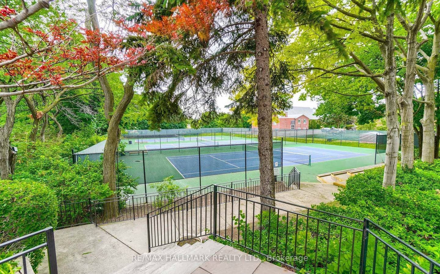 2010 Islington Avenue 301, Toronto, ON M9P 3S8