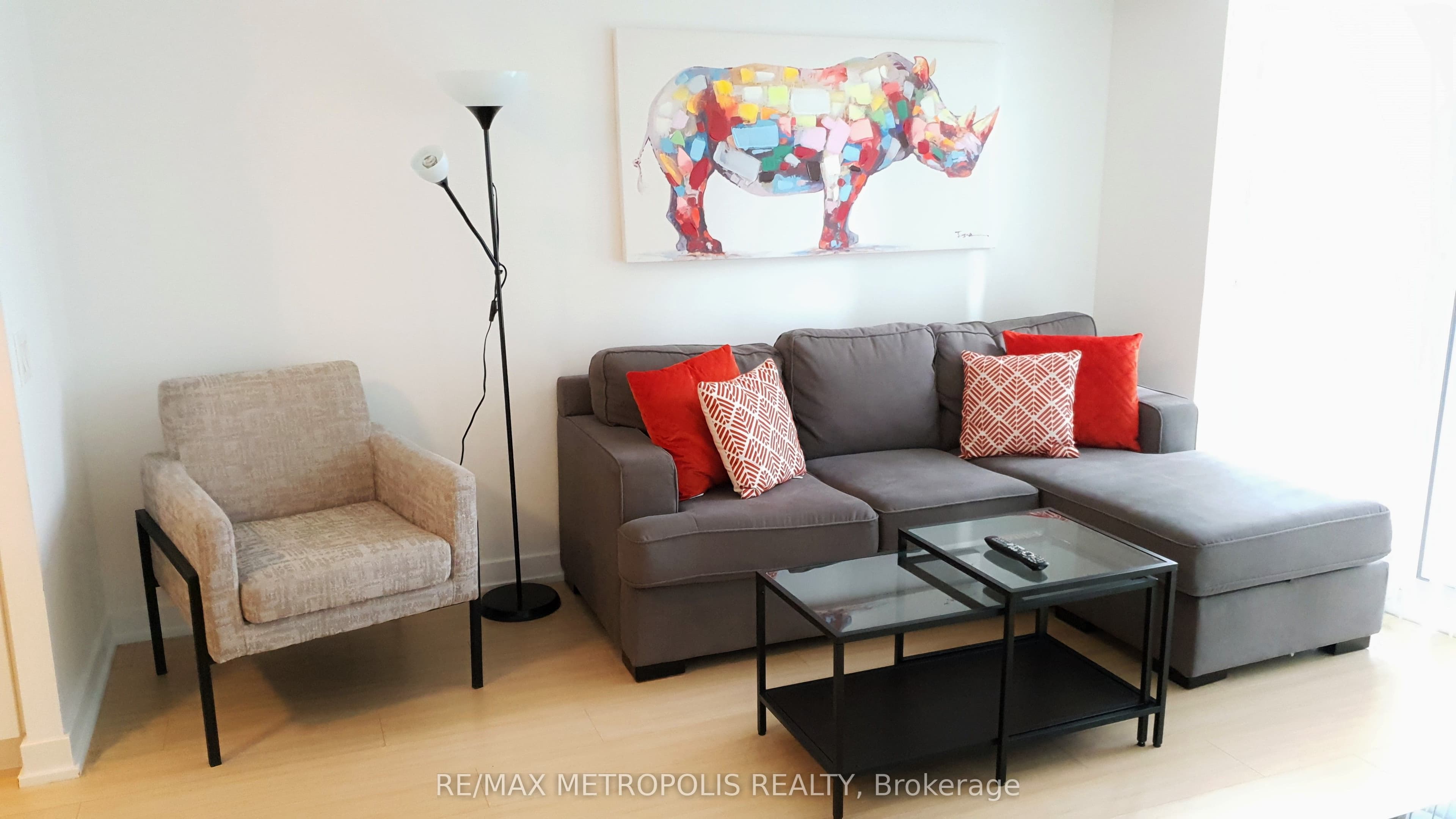85 Queens Wharf Road 526, Toronto, ON M5V 0J9