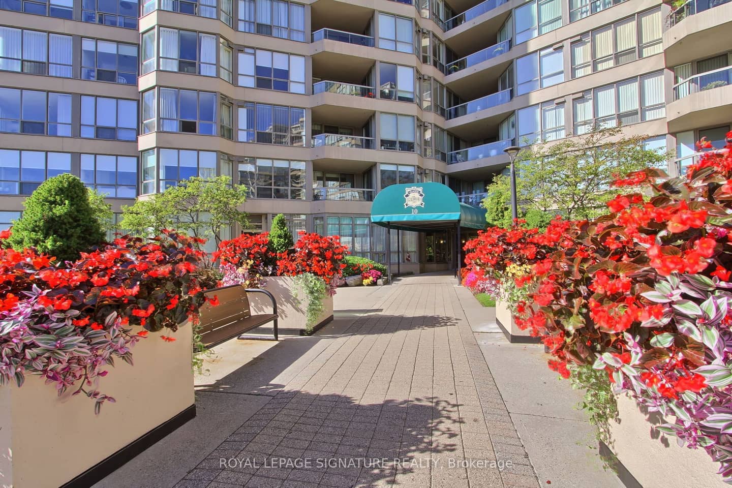10 Guildwood Parkway 223, Toronto, ON M1E 5B5
