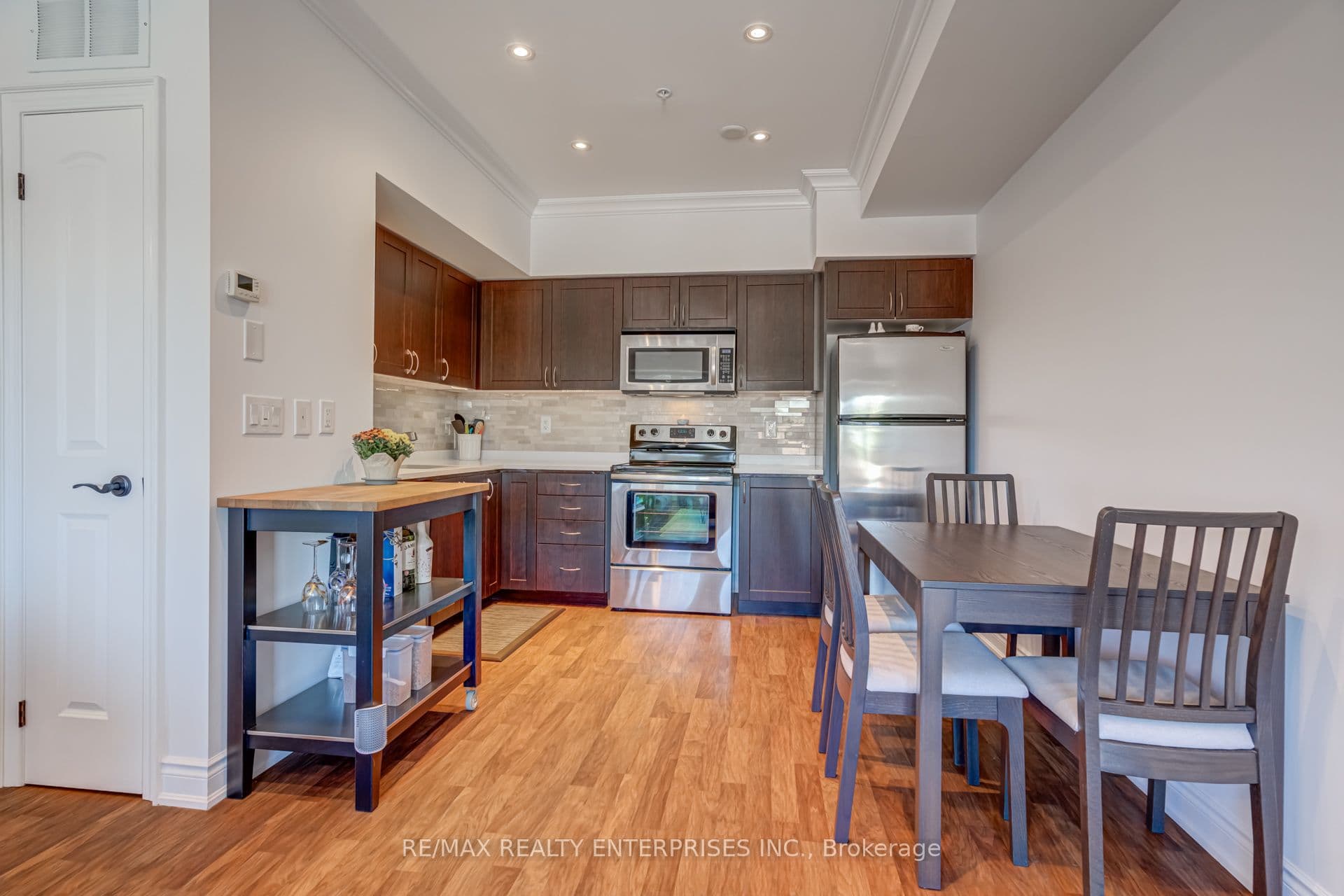 25 Richgrove Drive 209, Toronto, ON M9R 0A3