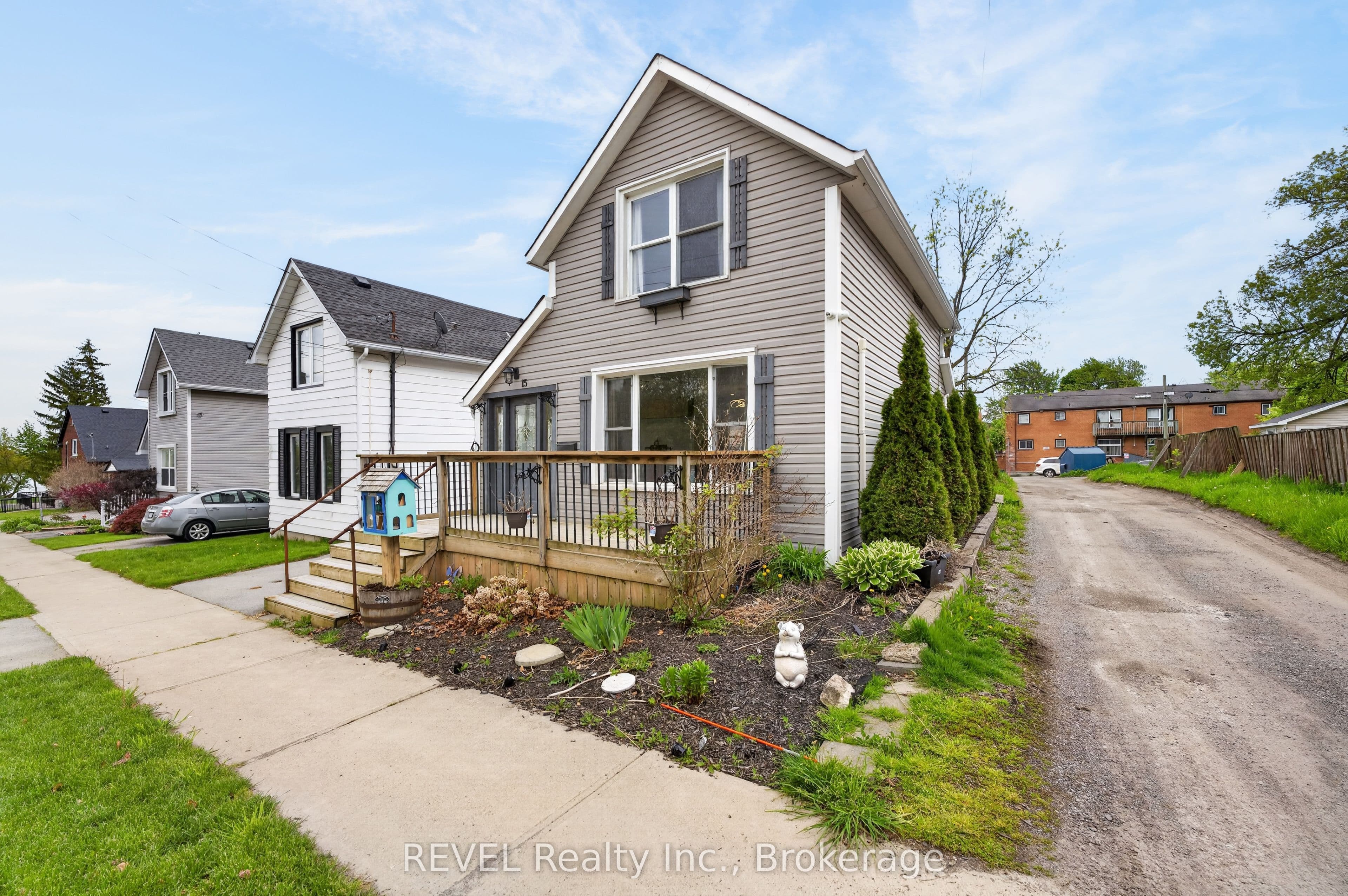 15 Phipps Street, Fort Erie, ON L2A 2V1