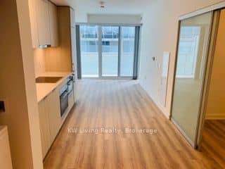 15 Queens Quay E 609, Toronto, ON M4Y 1A1