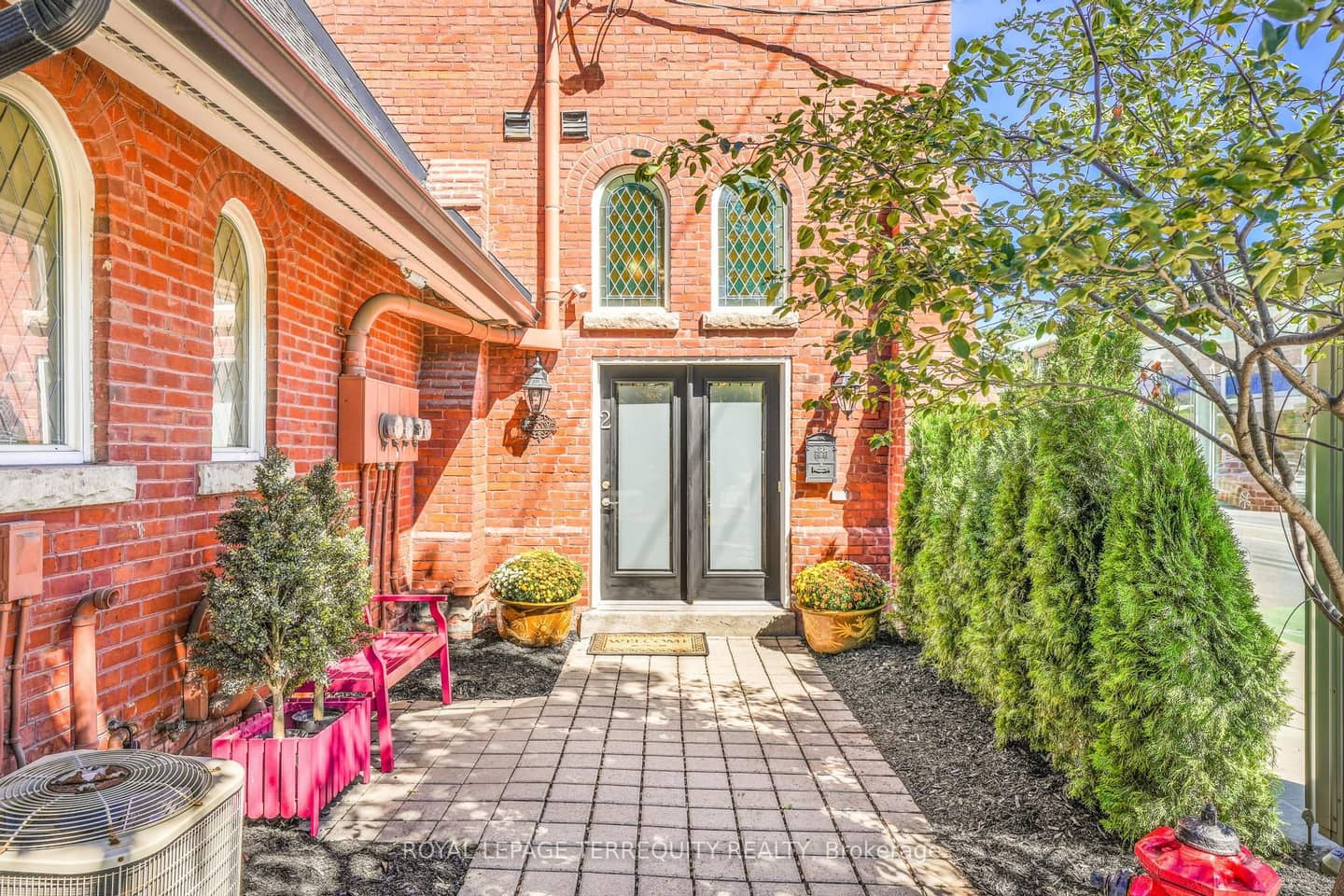 200 Annette Street #2, Toronto, ON M6P 1P6