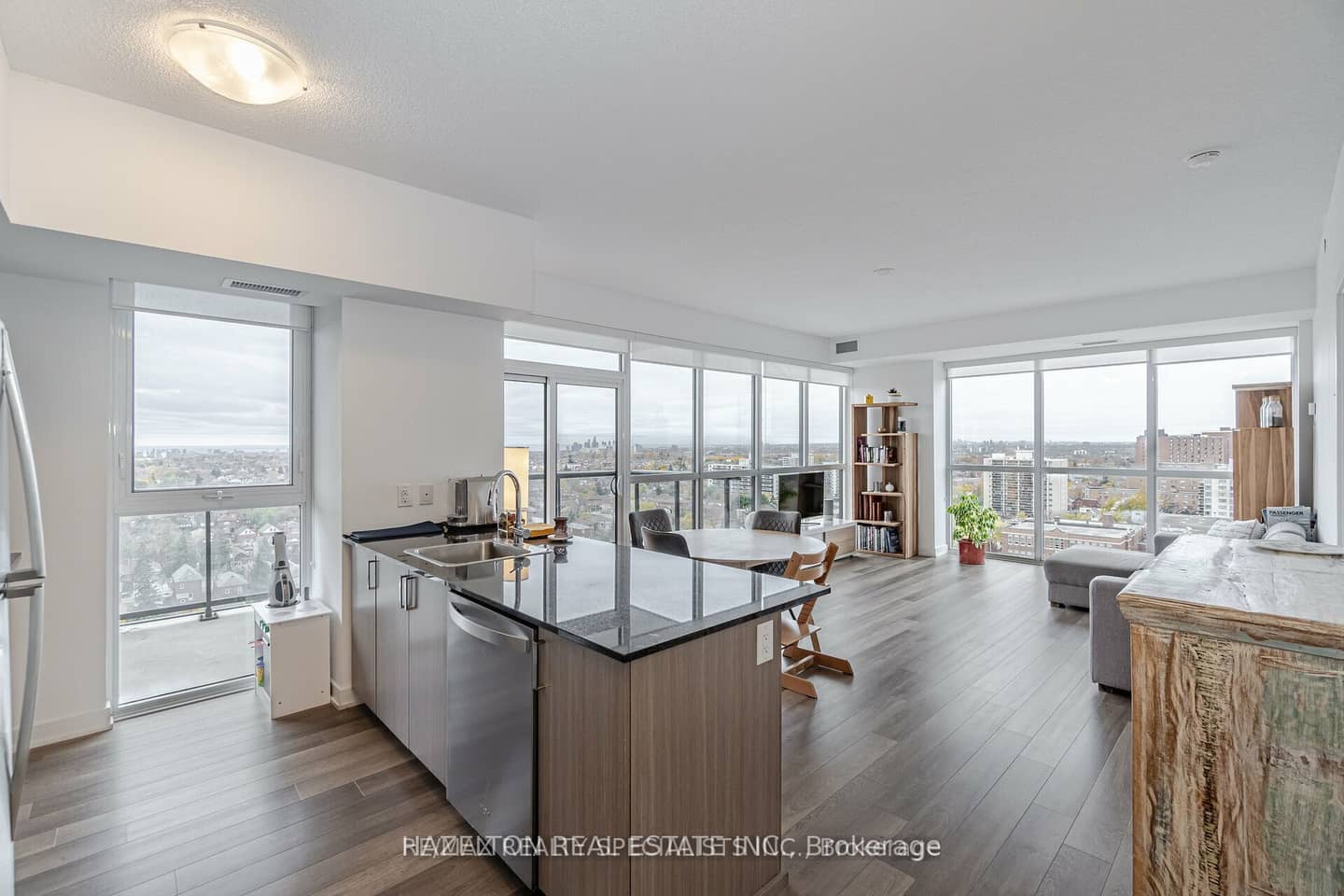 1604 Eglinton Avenue W 1304, Toronto, ON M6E 0A1