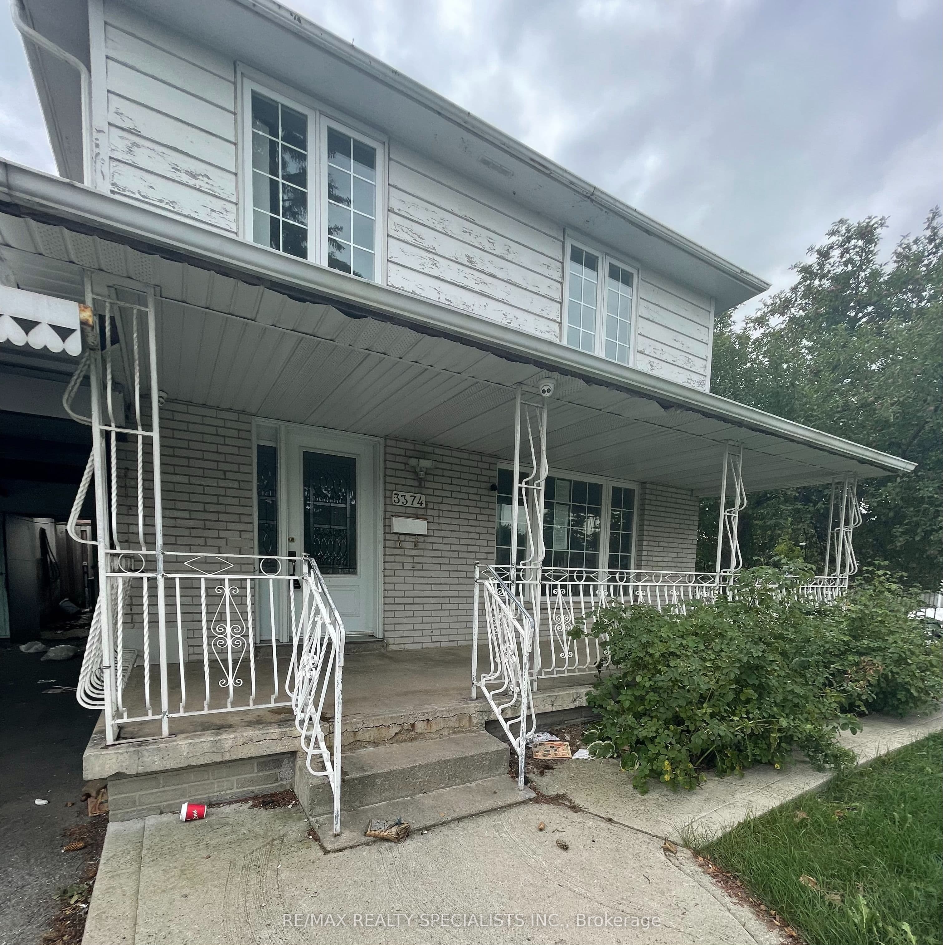 3374 Morning Star Drive, Mississauga, ON L4T 1X8