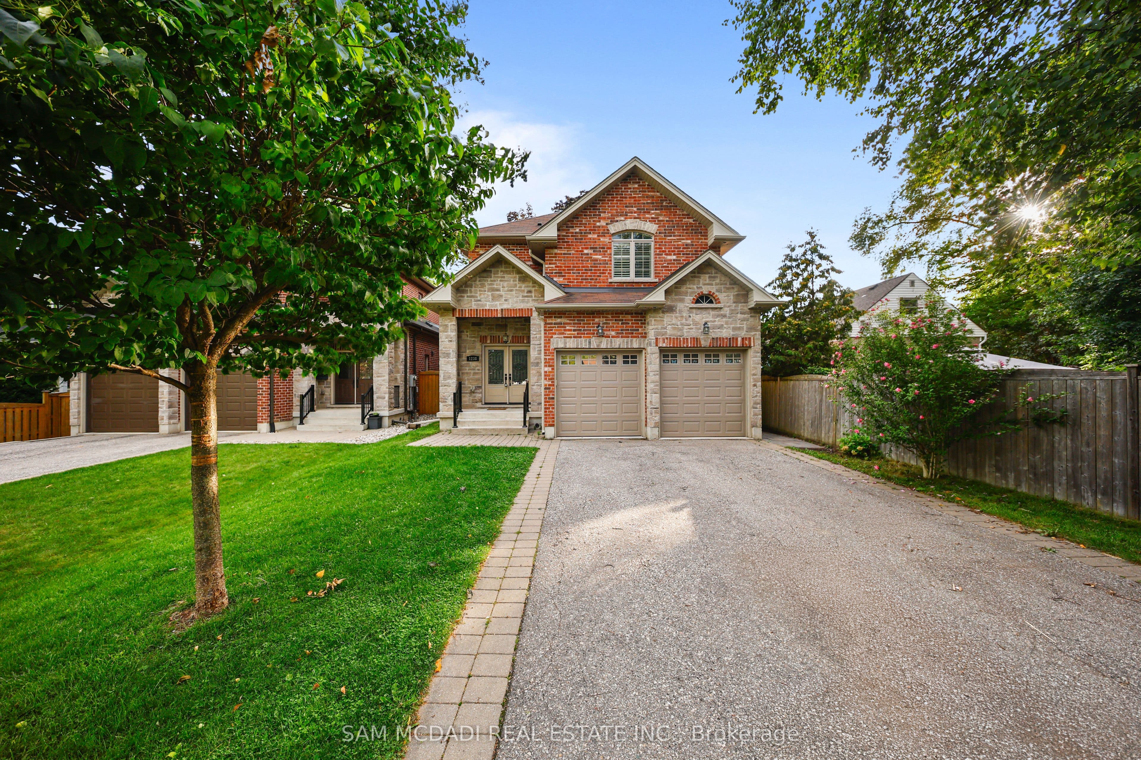 1238 Strathy Avenue, Mississauga, ON L5E 2K6