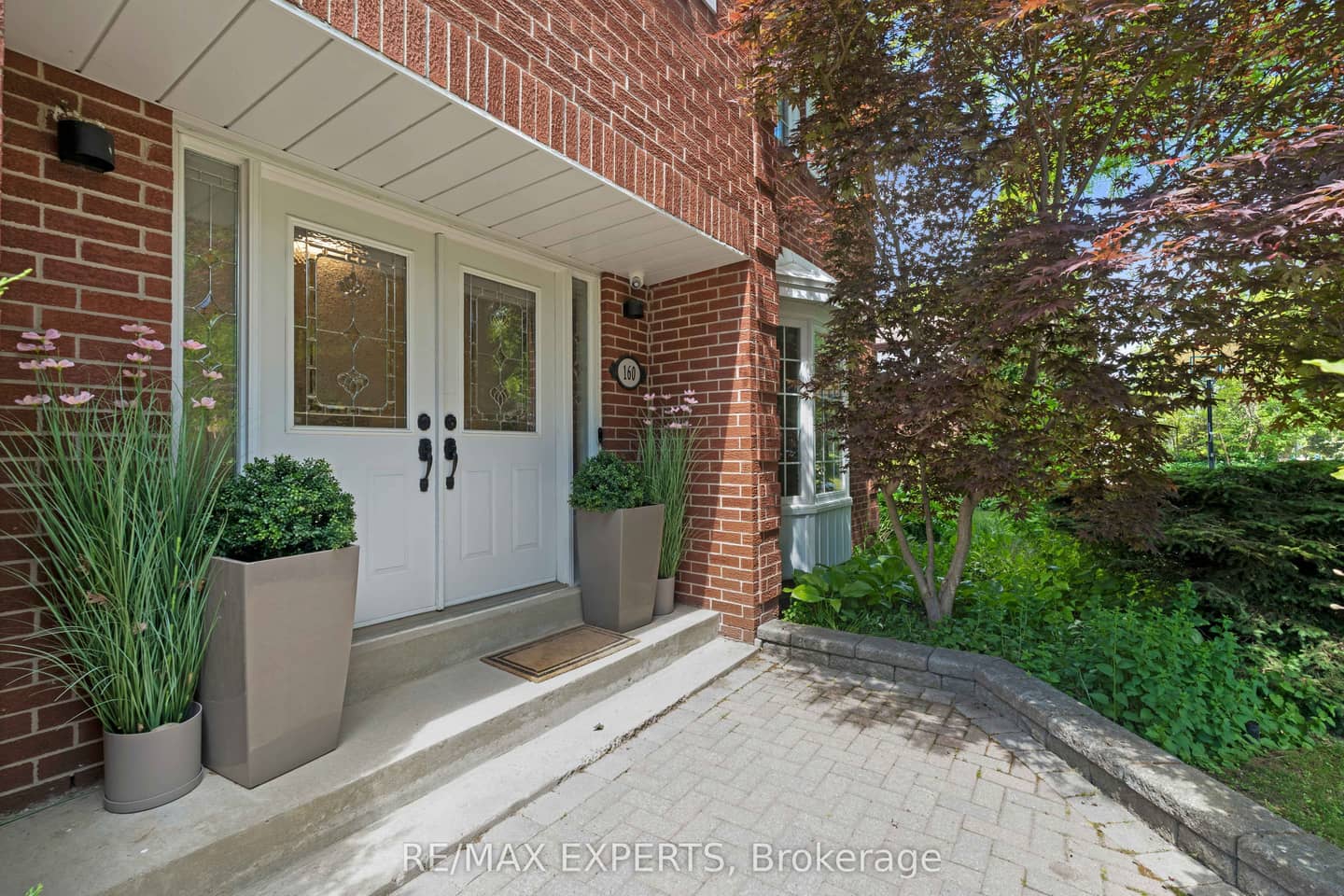 160 Burton Grove, King, ON L7B 1C7