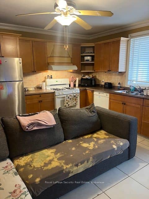 627 Caledonia Road, Toronto, ON M6E 4V7