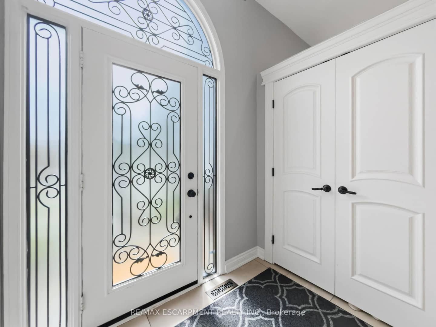 45 Tradewind Drive, Oakville, ON L6L 6K9