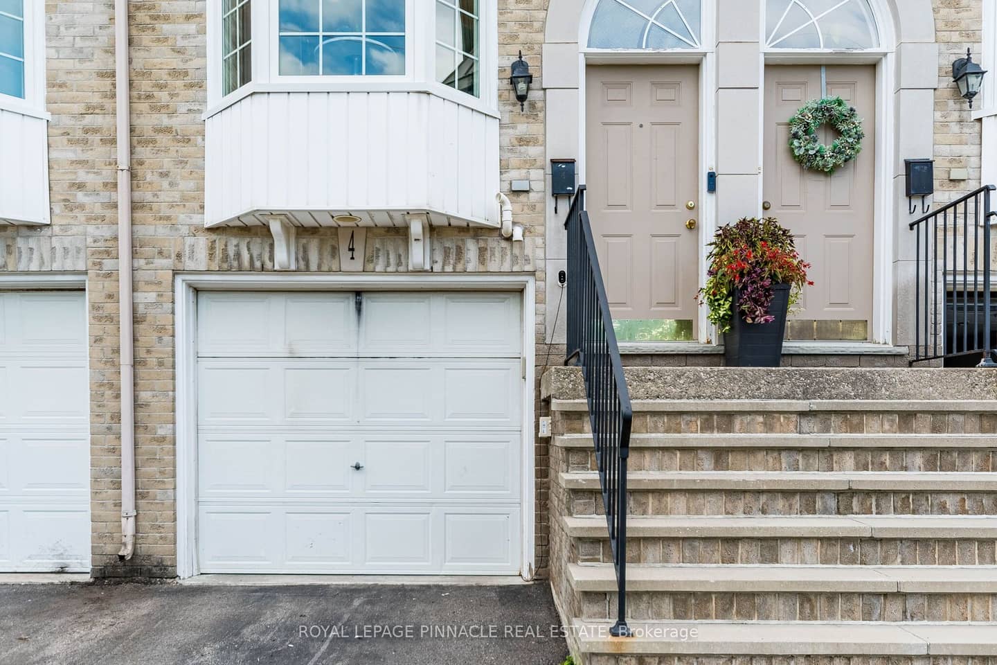 3480 Upper Middle Road 4, Burlington, ON L7M 4R8