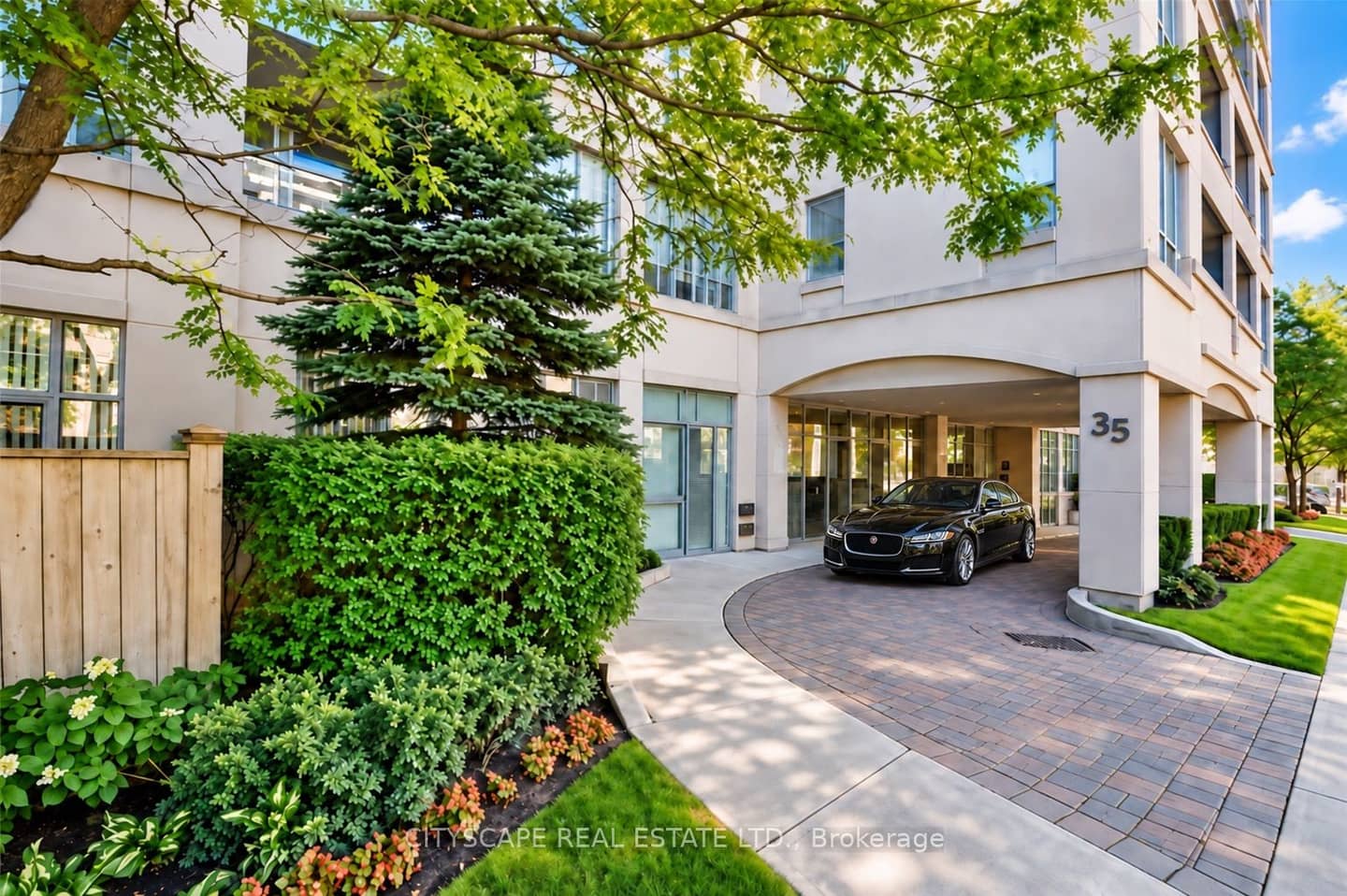 35 Merton Street 211, Toronto, ON M4S 3G4