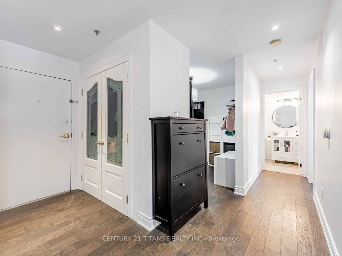 684 Warden Avenue 115, Toronto, ON M1L 4W4