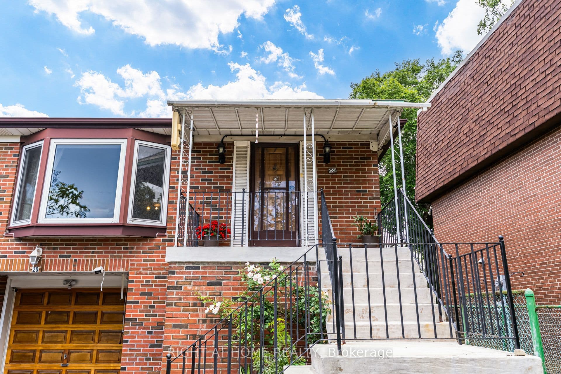 20 Zealand Road, Toronto, ON M9R 3W4