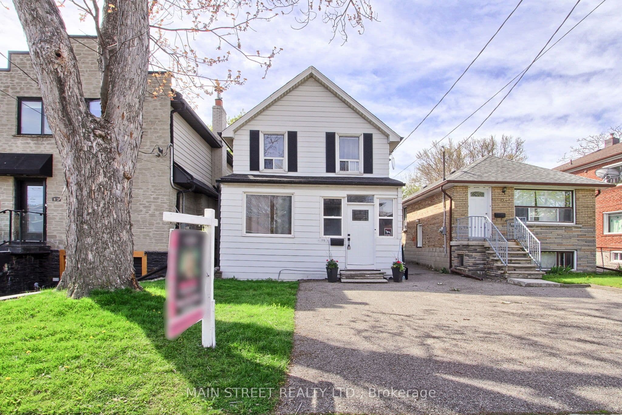 19 Macdonald Street, Toronto, ON M8V 1Y3