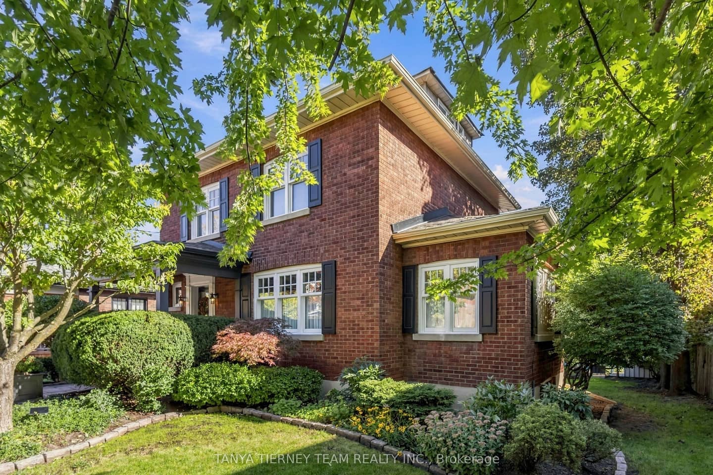511 Centre Street S, Whitby, ON L1N 4W5