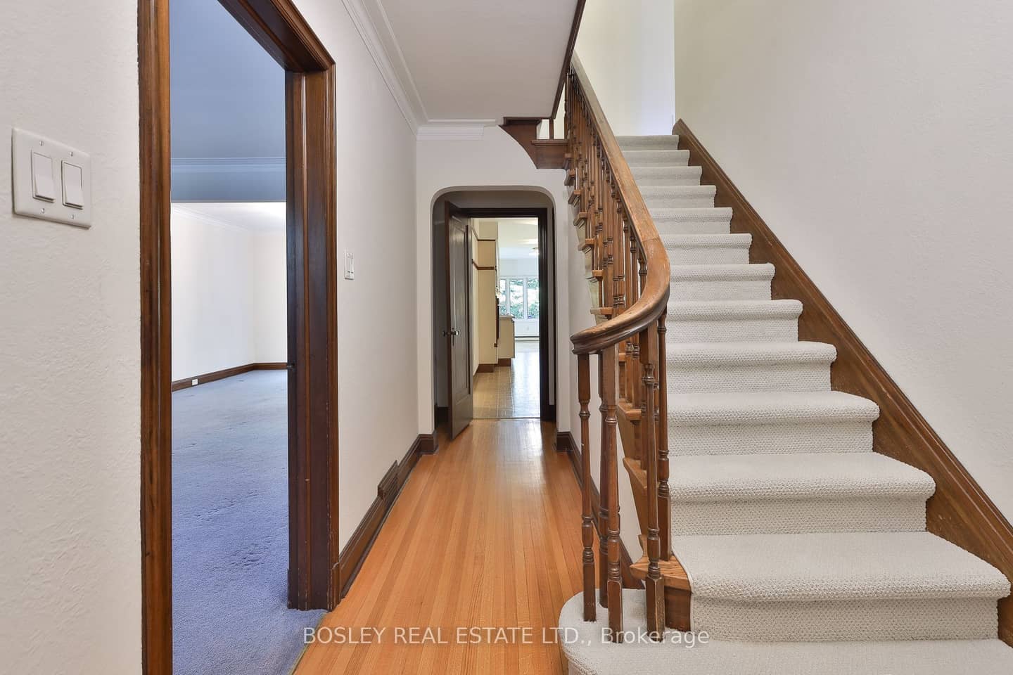 61 Hanna Road, Toronto, ON M4G 3M8
