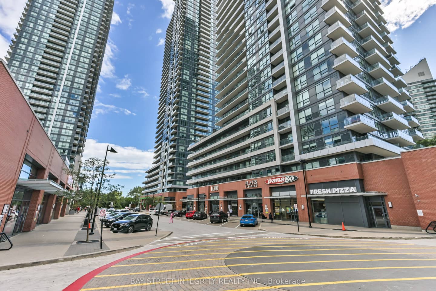 2220 Lakeshore Boulevard W 4301, Toronto, ON M8V 0C1