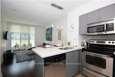 8 Scollard Street S 605, Toronto, ON M5R 1M2