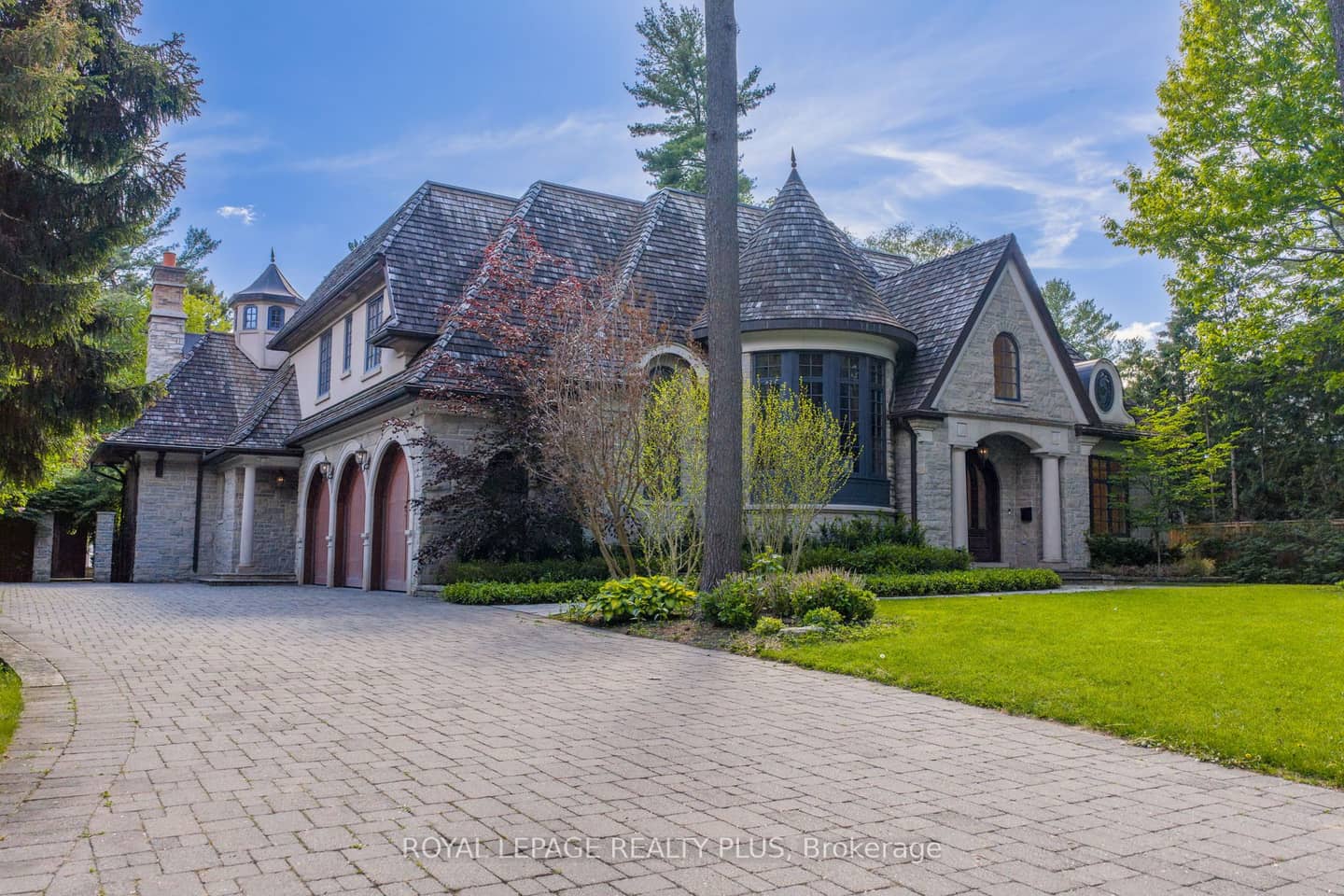 1476 Carmen Drive, Mississauga, ON L5G 3Z1