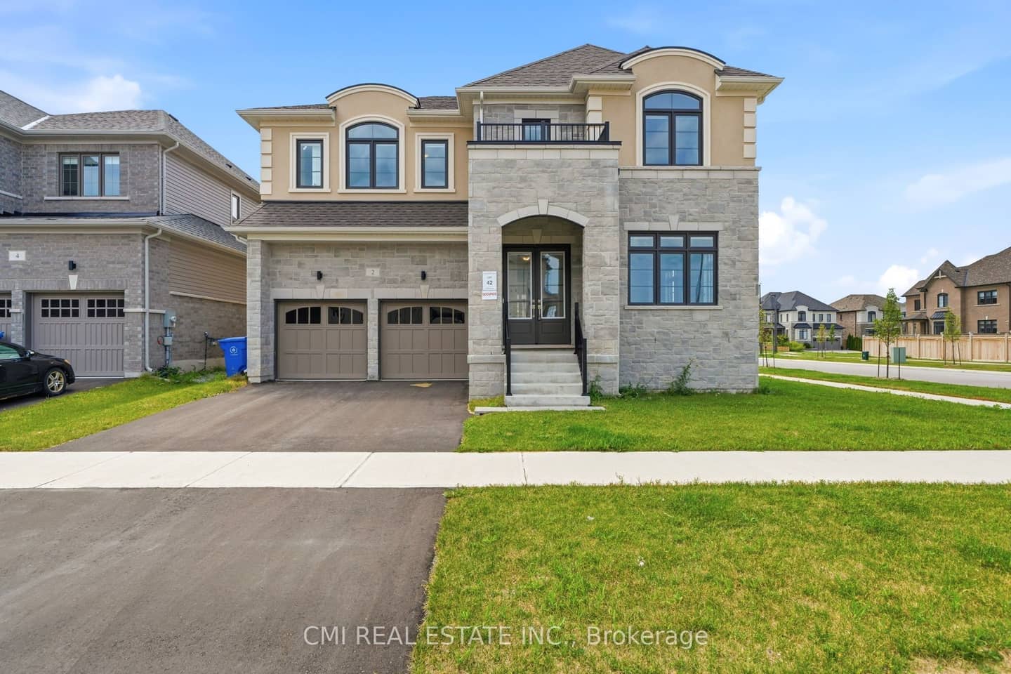 2 George Ellis Drive, Georgina, ON L4P 0S3