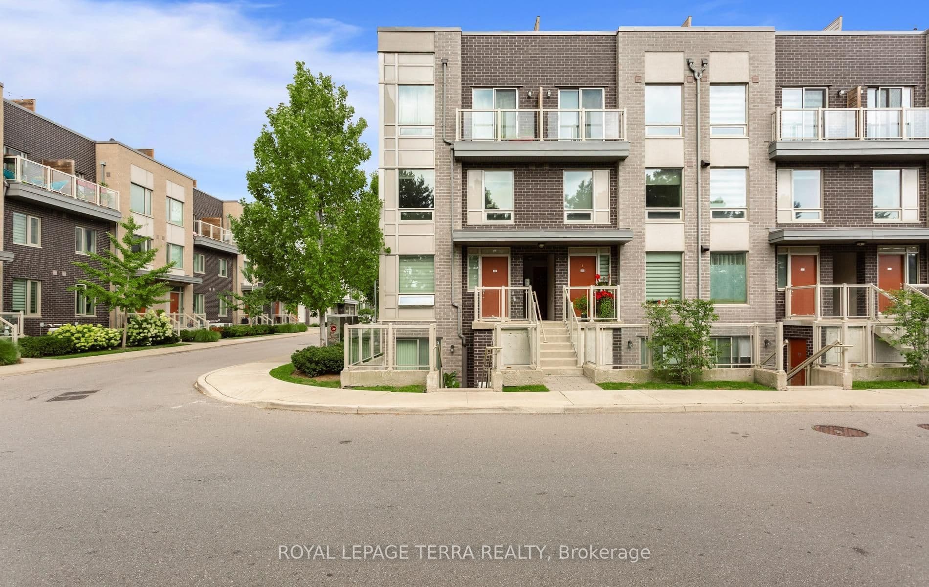 3 Applewood Lane 101, Toronto, ON M9C 0C1