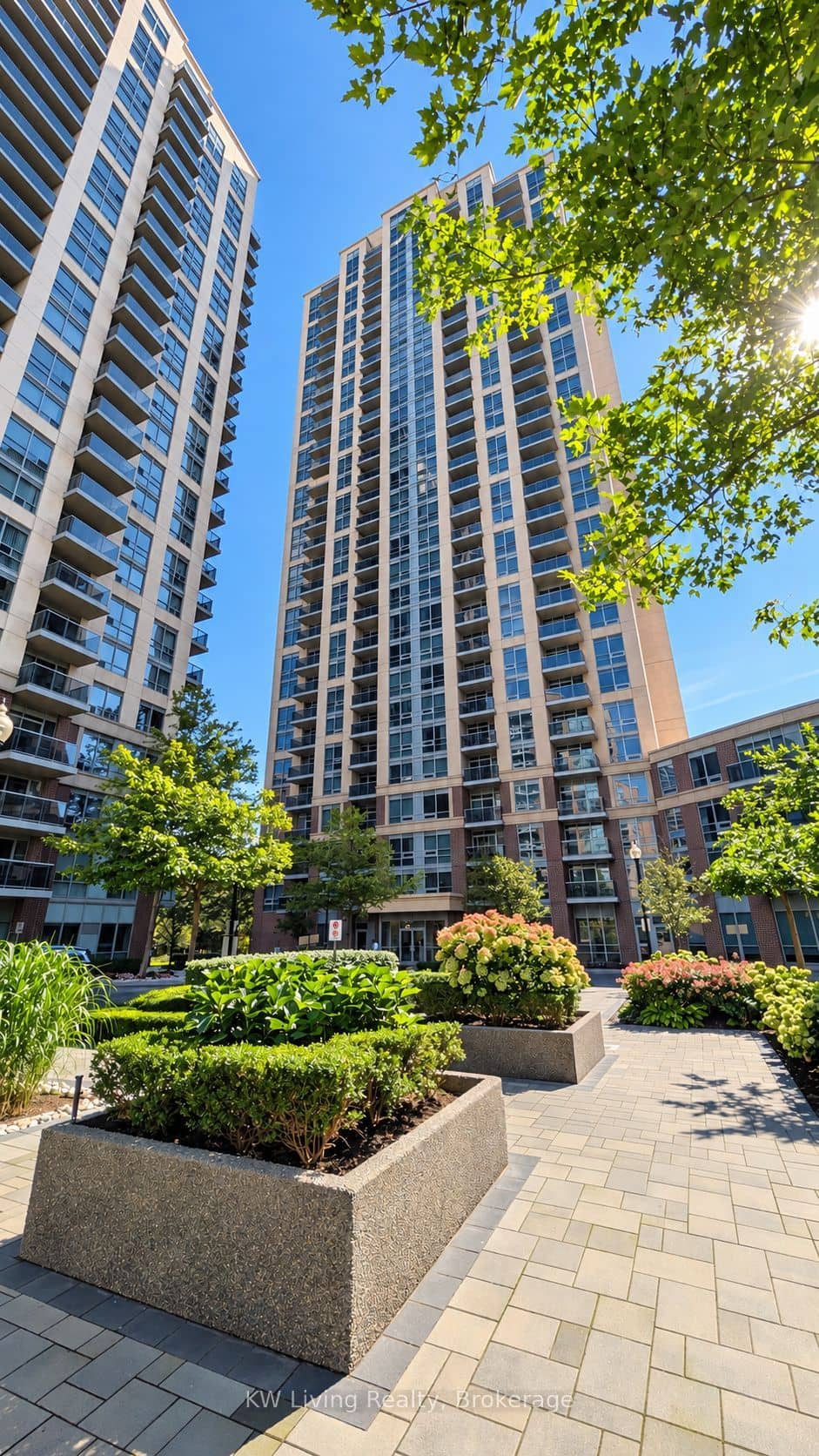 3 Michael Power Place Ph08, Toronto, ON M9A 0A2