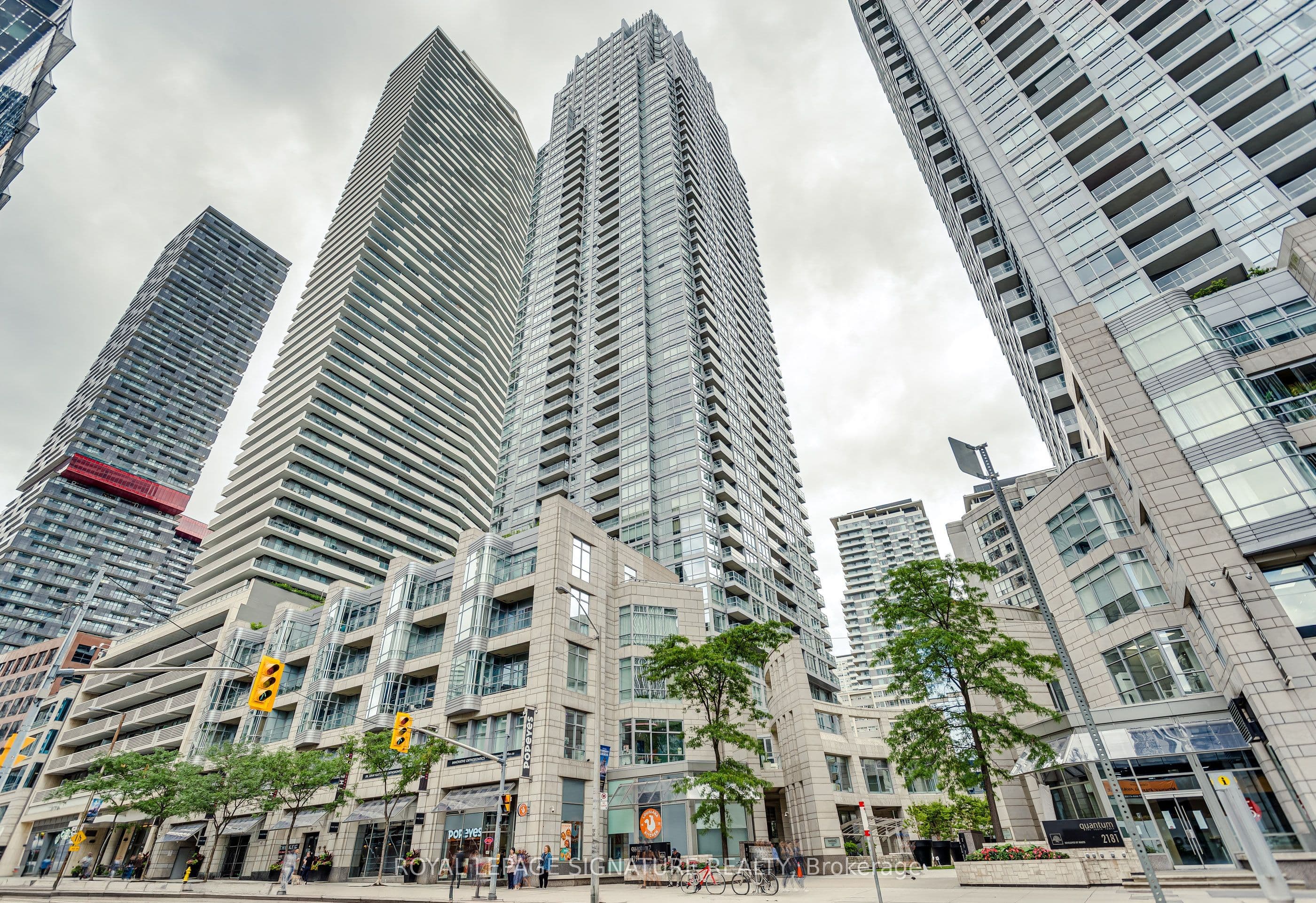 2191 Yonge Street 910, Toronto, ON M4S 3H8