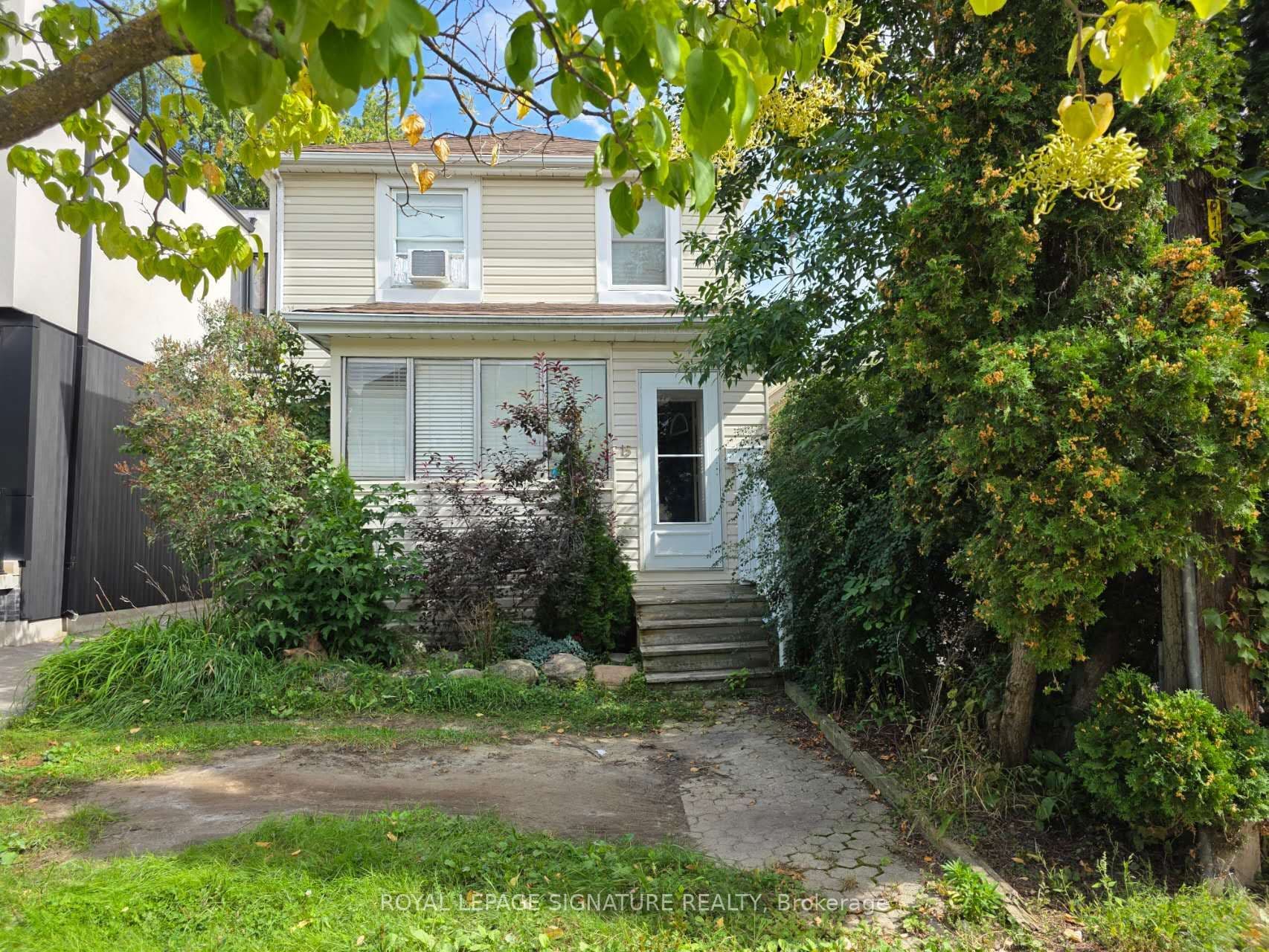 15 Twenty-Ninth Street, Toronto, ON M8W 3A9