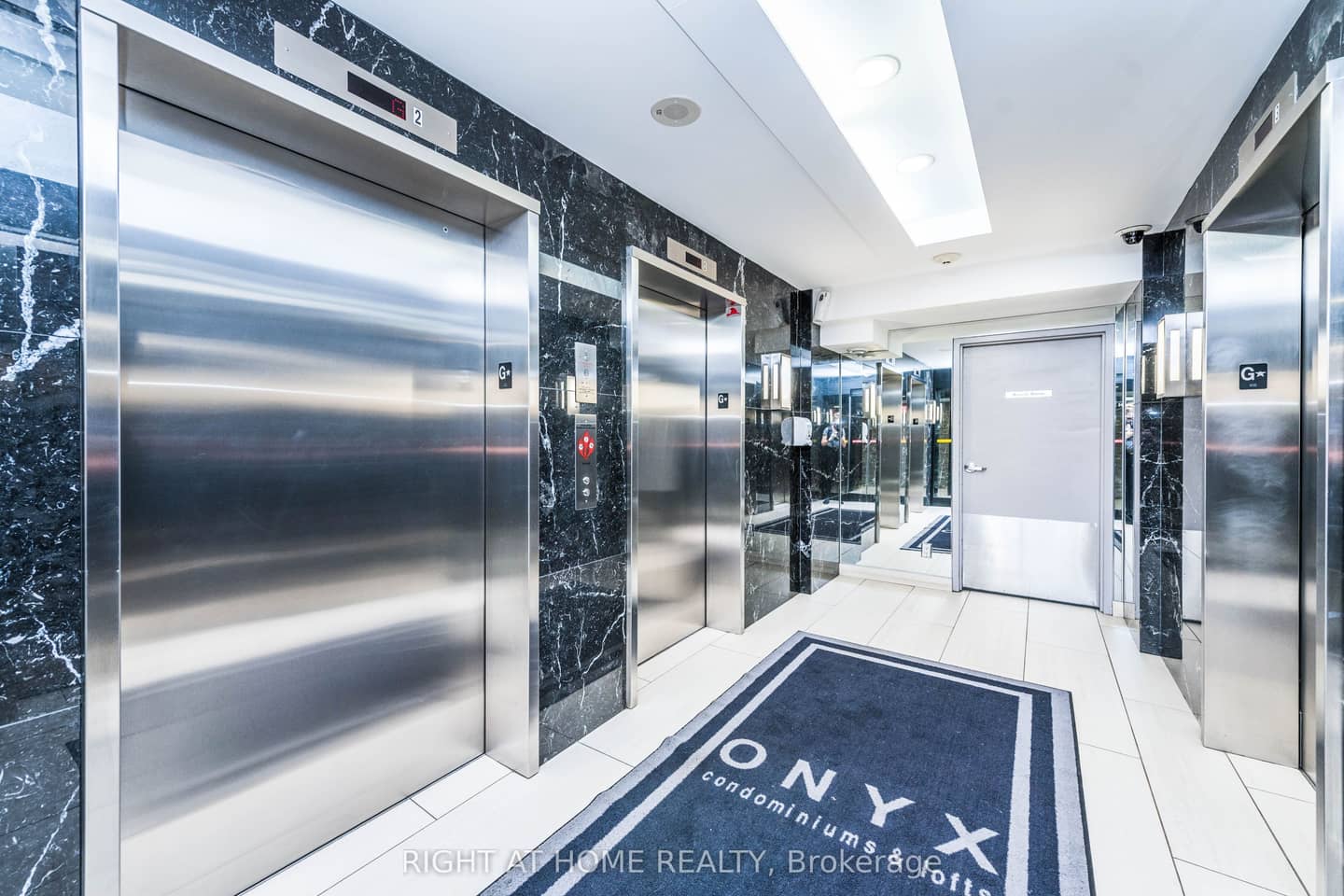 223 Webb Drive 2802, Mississauga, ON L5B 0E8
