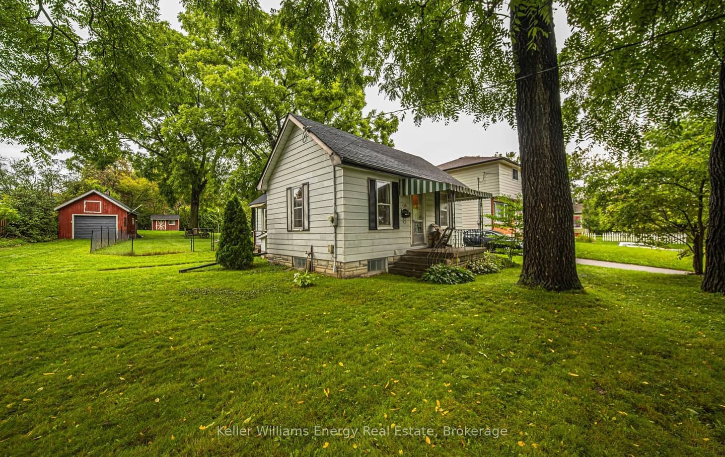 220 Thomas Street, Oshawa, ON L1J 1M1