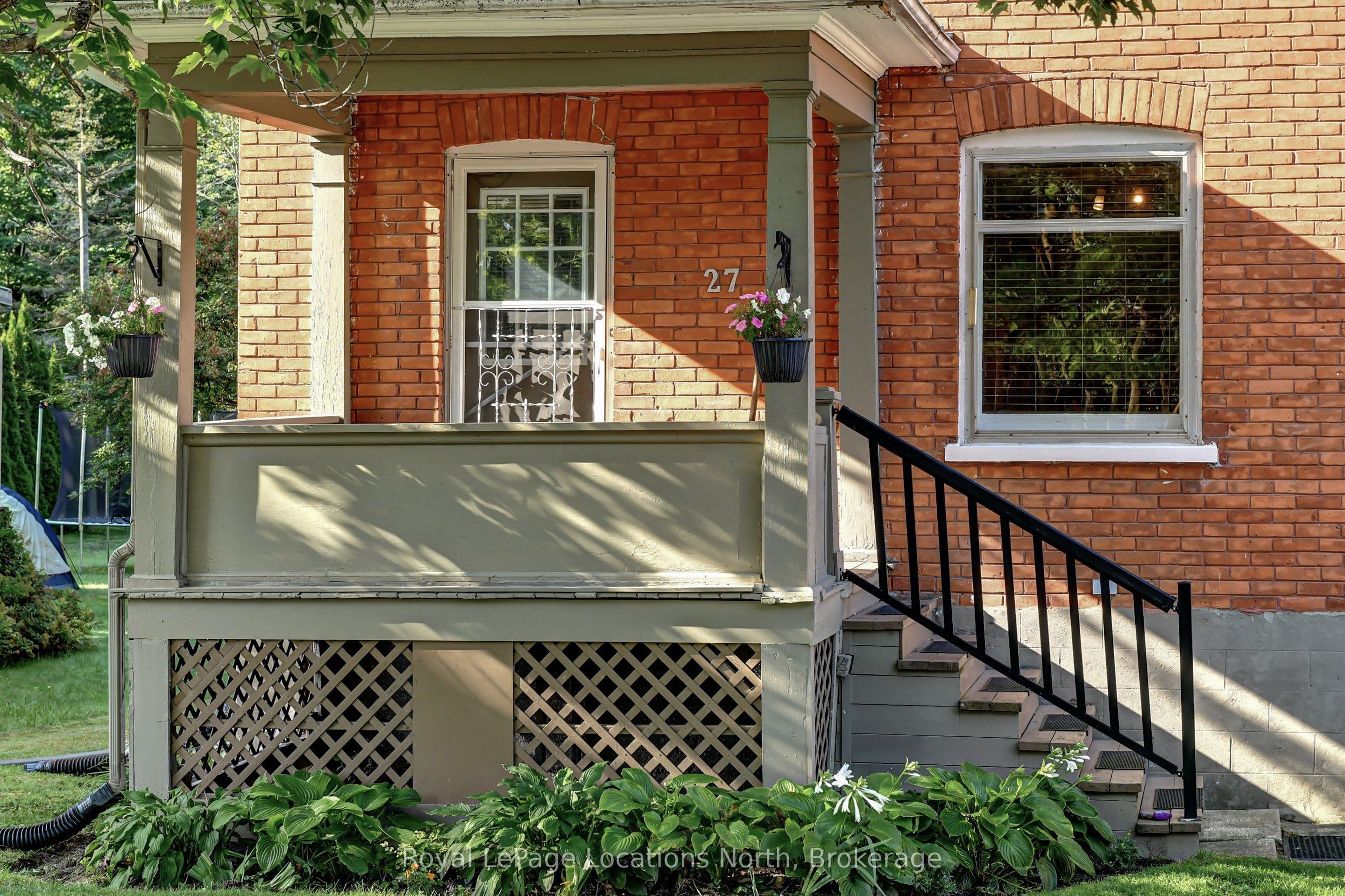 27 Edwin Street E, Meaford, ON N4L 1C4
