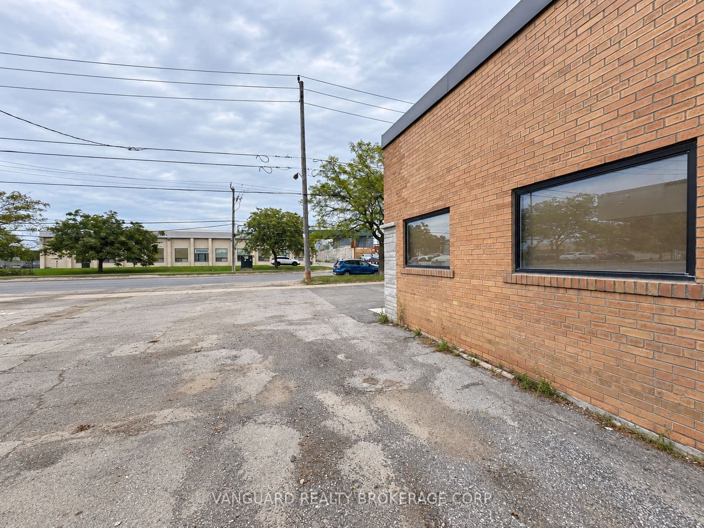 121 Toryork Drive, Toronto, ON M9L 1X9