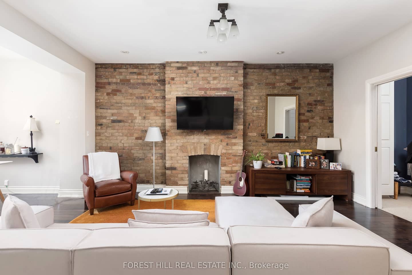 105 Balmoral Avenue, Toronto, ON M4V 1J5