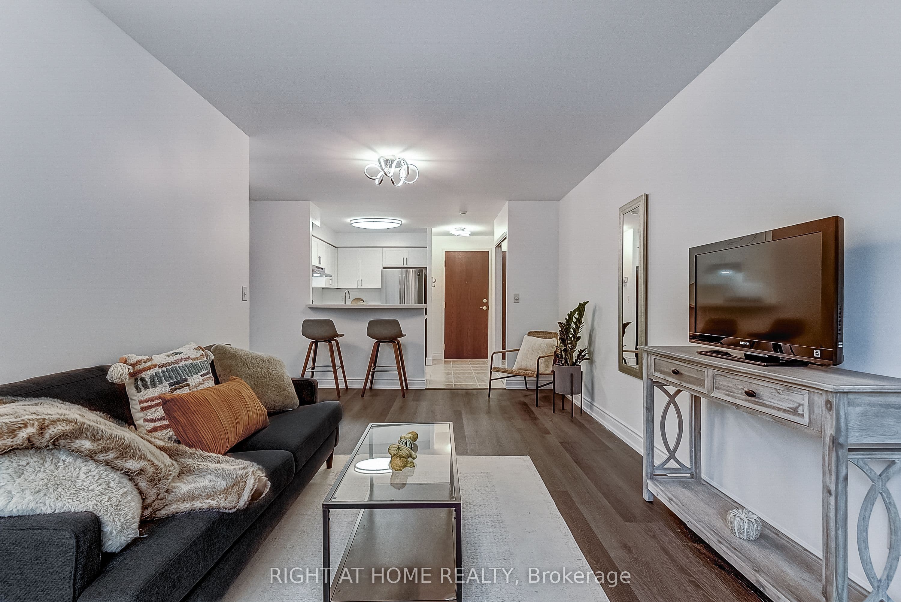 2565 Erin Centre Boulevard 508, Mississauga, ON L5M 6Z8