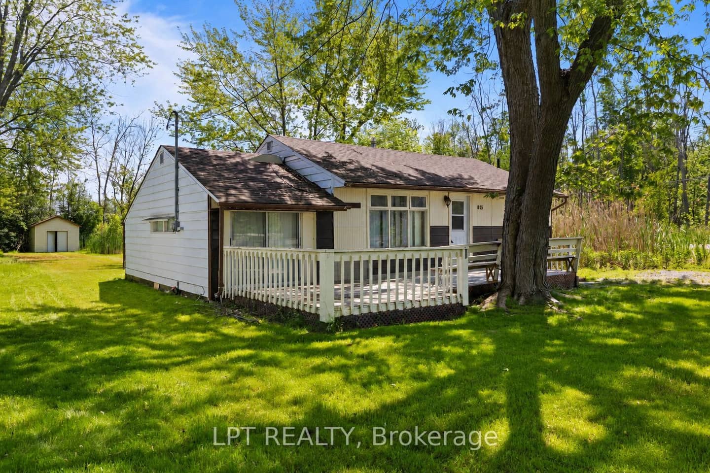815 Paradise Drive, Georgina, ON L0E 1S0