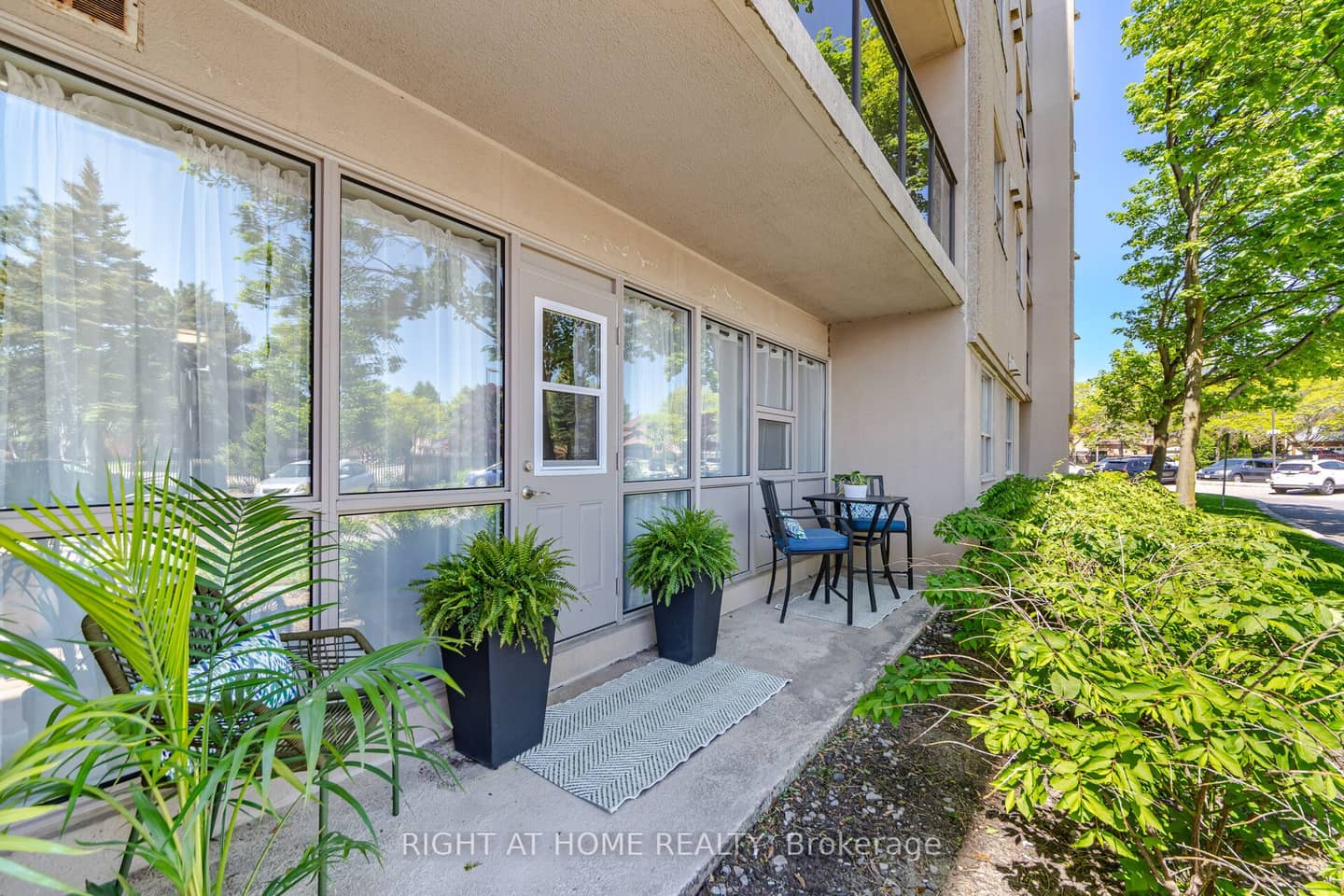 2 Westney Road N 108, Ajax, ON L1H 3H3