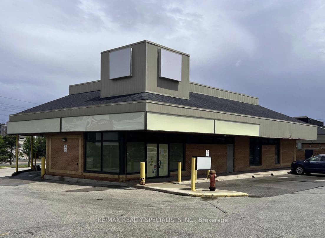 16 Lisa Street, Brampton, ON L6T 5R2