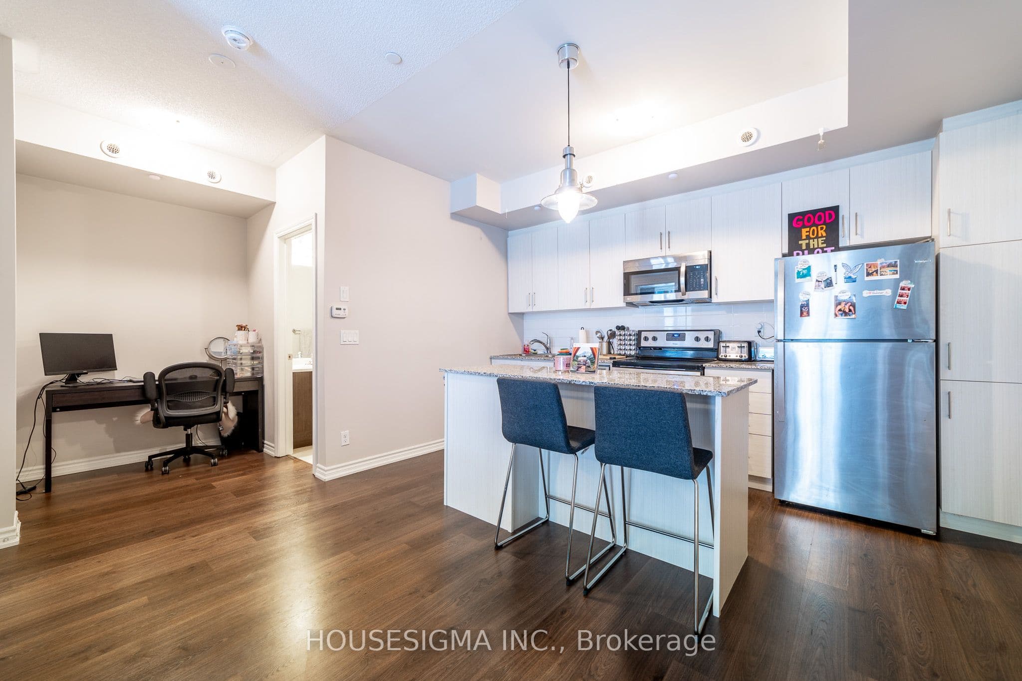 140 Long Branch Avenue 23, Toronto, ON M8W 0B1