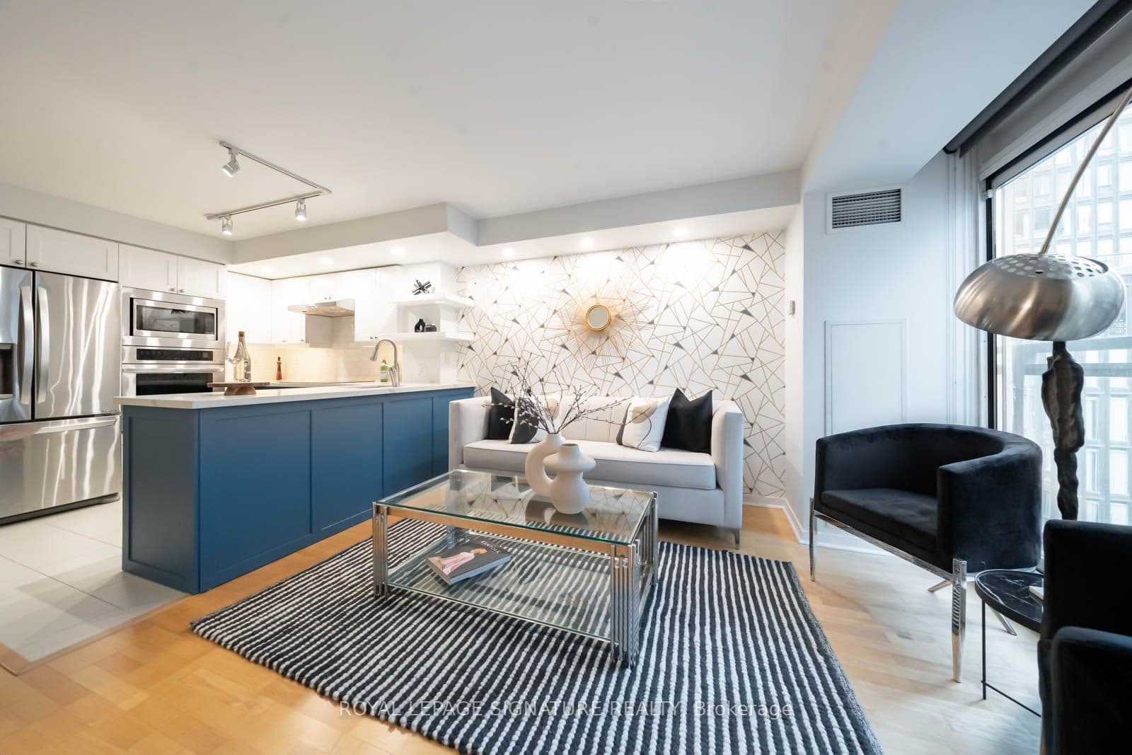 75 Dalhousie Street 1105, Toronto, ON M5B 2R9