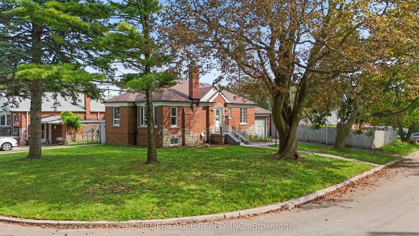 3 Bluewater Avenue, Toronto, ON M1N 1K3